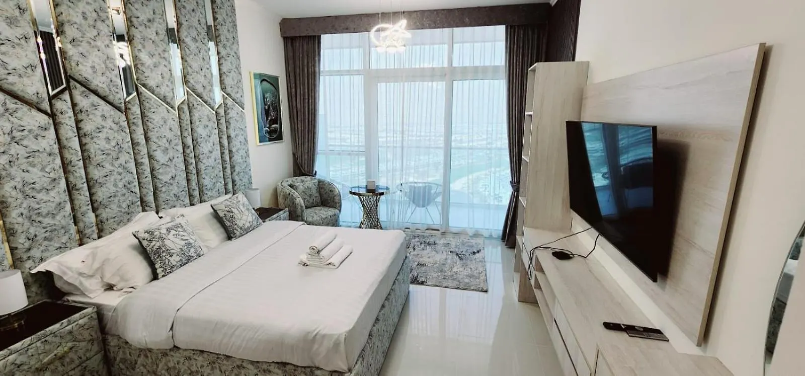 High-Rise Comfort Studio For Rent At Damac Hillis Dubai Vereinigte Arabische Emirate