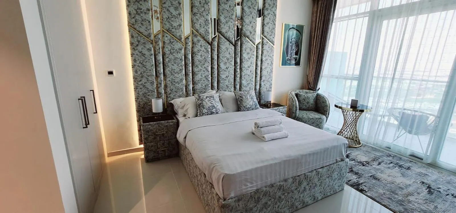 Apartment High-Rise Comfort Studio For Rent At Damac Hillis Dubai